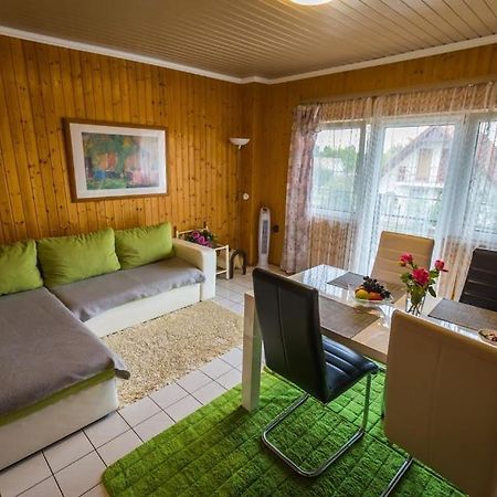 Joli Guesthouse Ordacsehi Esterno foto