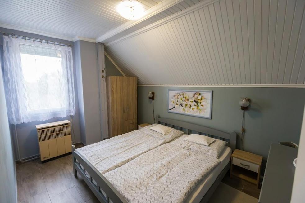 Joli Guesthouse Ordacsehi Esterno foto