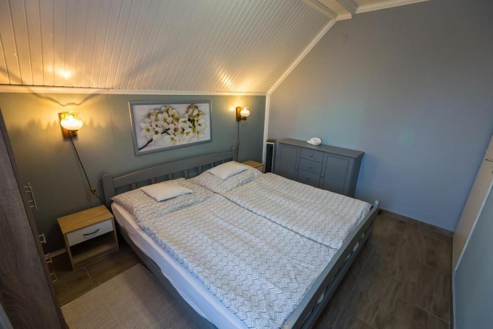 Joli Guesthouse Ordacsehi Esterno foto