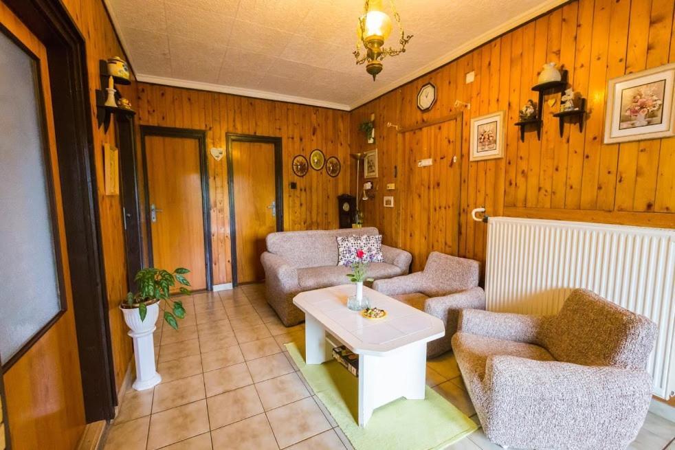 Joli Guesthouse Ordacsehi Esterno foto