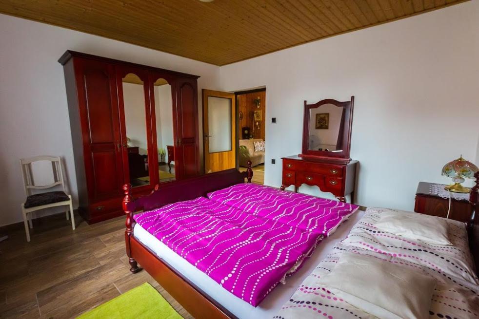 Joli Guesthouse Ordacsehi Esterno foto