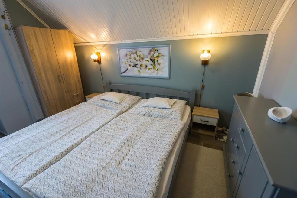 Joli Guesthouse Ordacsehi Esterno foto